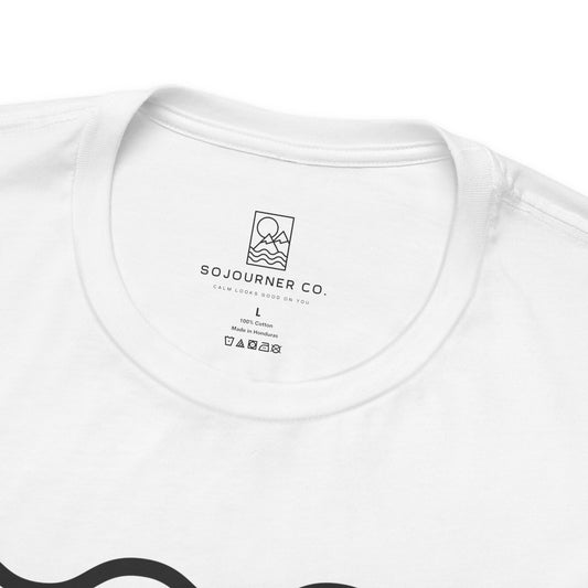 Minimalist Wavy Lines Tee – Unisex T-Shirt