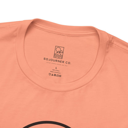 Coastal Circle Tee – Palm & Waves Minimalist Design