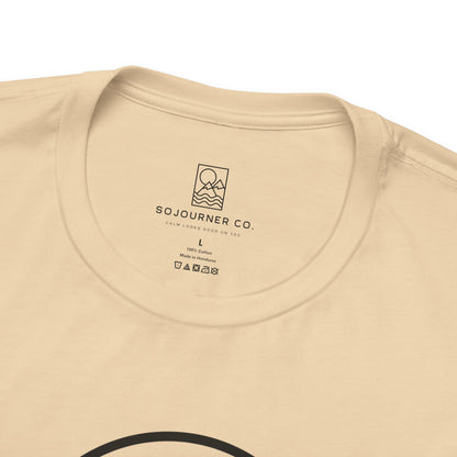 Coastal Circle Tee – Palm & Waves Minimalist Design