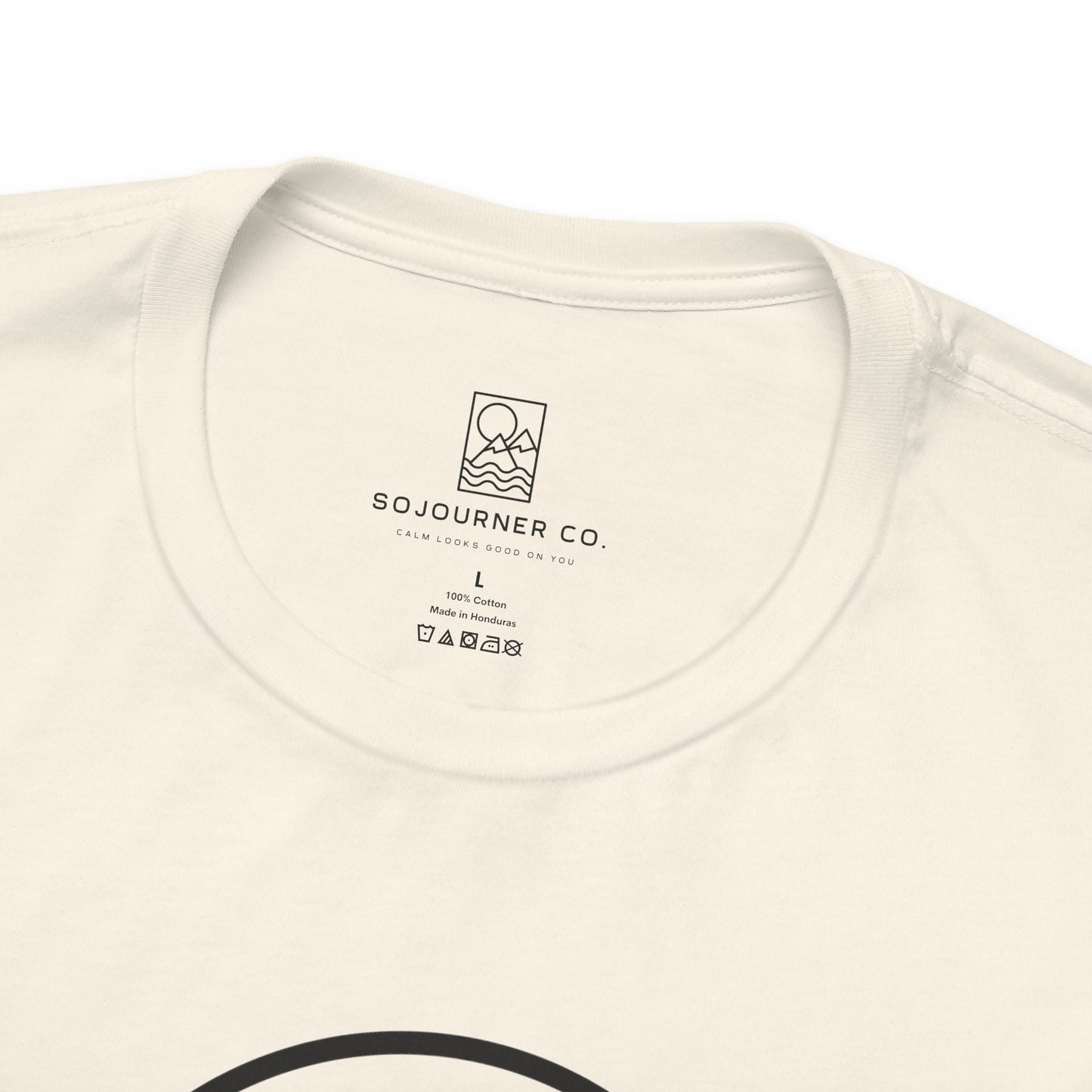 Coastal Circle Tee – Palm & Waves Minimalist Design